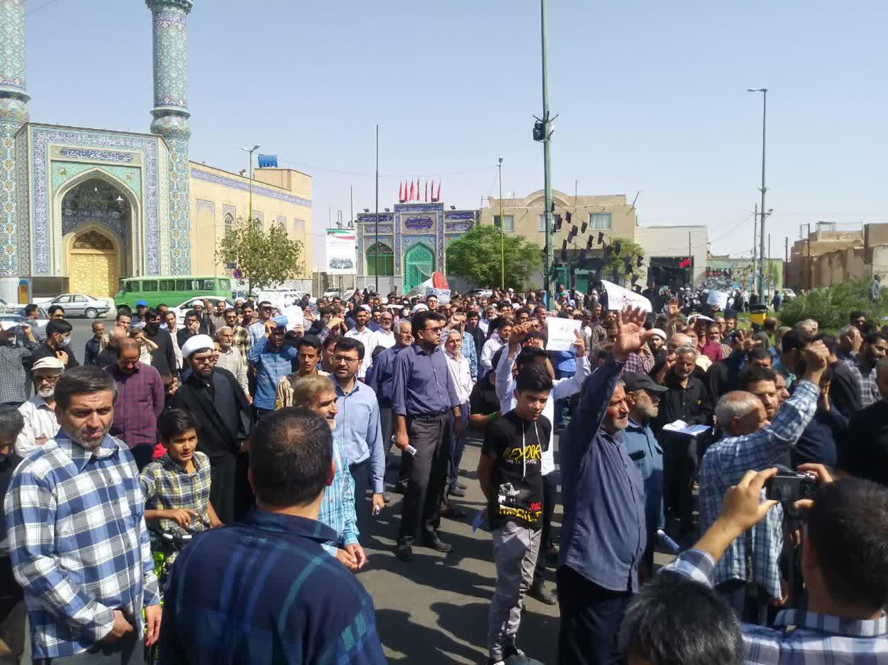 خروش مردم آران و بیدگل برای محکومیت توهین به مقدسات توسط آشوبگران